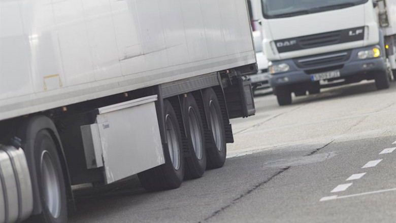ep coronavirus- gobierno flexibiliza los tiempos de conduccion y descanso de los camioneros para