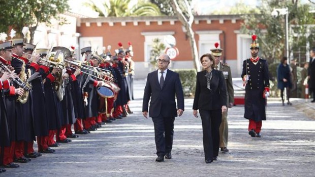 ep cospedal pasa revistalas tropascuartel generalejercitotierra