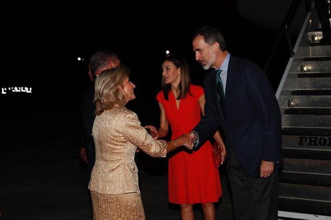 ep don felipedona letizia recibensaludogobernadorestadoluisian