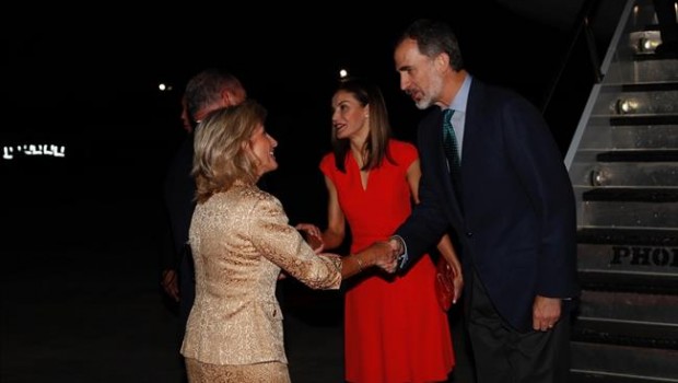 ep don felipedona letizia recibensaludogobernadorestadoluisian