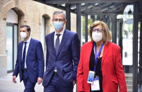 ep el gobernador del banco de espana pablo hernandez de cos y la presidenta de la fundacion olof
