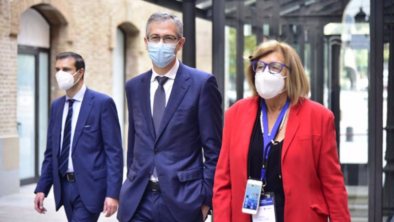 ep el gobernador del banco de espana pablo hernandez de cos y la presidenta de la fundacion olof ep el gobernador del banco de espana pablo hernandez de cos y la presidenta de la fundacion olof