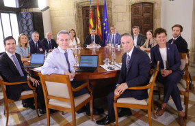 ep el president de la generalitat carlos mazon mantiene una reunion de trabajo con representantes
