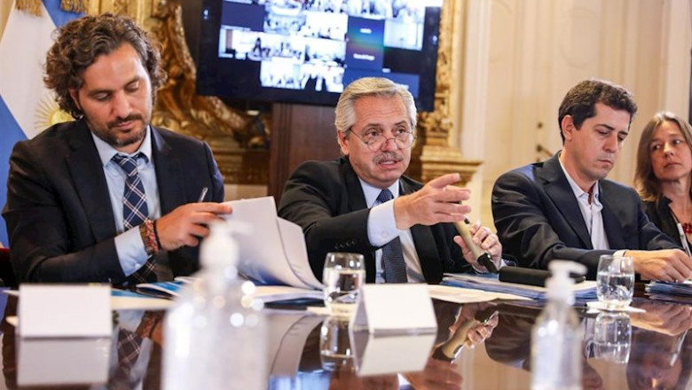 ep el presidente de argentina alberto fernandez durante una reunion con su ejecutivo