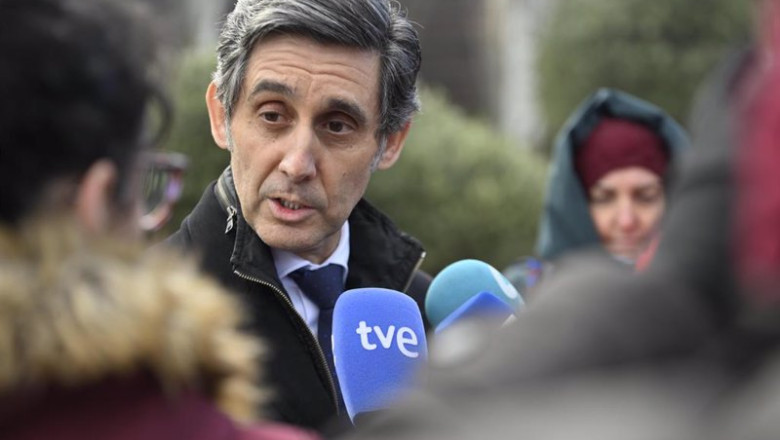 ep el presidente ejecutivo de telefonica jose maria alvarez pallete atiende a medios a su llegada al ep el presidente ejecutivo de telefonica jose maria alvarez pallete atiende a medios a su llegada al