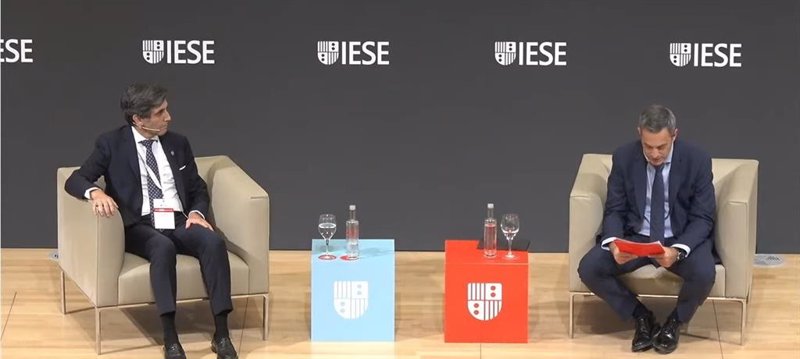 ep el presidente ejecutivo de telefonica jose maria alvarez pallete y el profesor de iese philip