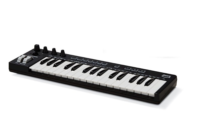 ep el teclado con ia deepcomposer de amazon