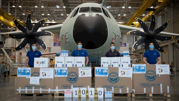 ep empleados de airbus donan mas de 1500 kilos de productos basicos a fundacion banco de alimentos