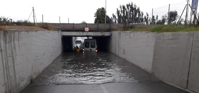 ep furgoneta atrapadaun tunelalfafar