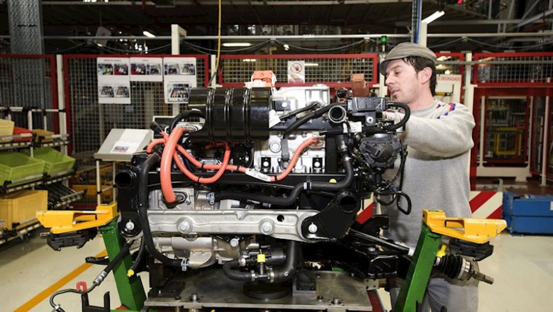 ep trabajador de una planta de automoviles ep trabajador de una planta de automoviles