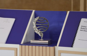 ep trofeo del premio planeta de novela antes de una rueda de prensa el dia anterior a la entrega del