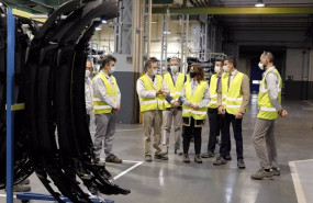 ep visita a nissan de la consejera de empleo e industria ana carlota amigo acompanada del director