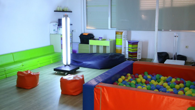 1601320318 lamparas ultravioleta columna vertical movil