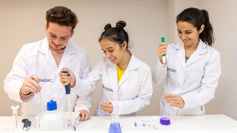 1615390760 6h4a4719red