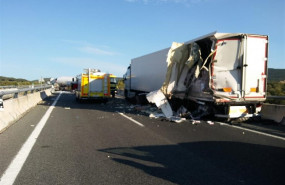 ep accidentetraficochoquedos camionesla a-381la alturaalcala degazules