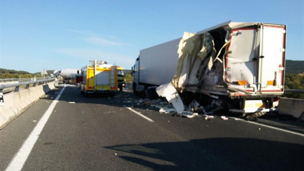 ep accidentetraficochoquedos camionesla a-381la alturaalcala degazules