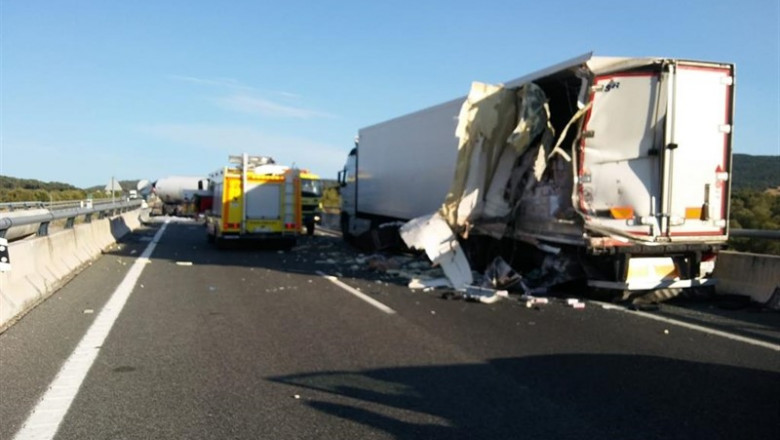 ep accidentetraficochoquedos camionesla a-381la alturaalcala degazules