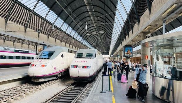 ep archivo   ave con destino valencia en la estacion de santa justa de sevilla
