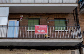 ep archivo   cartel de venta en una vivienda de madrid