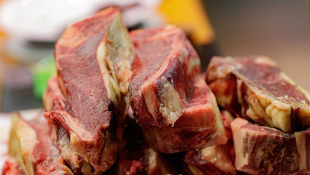 ep archivo comida comer picar chuleta chuletas carne de cerdo salon de gourmets de madrid ep archivo comida comer picar chuleta chuletas carne de cerdo salon de gourmets de madrid