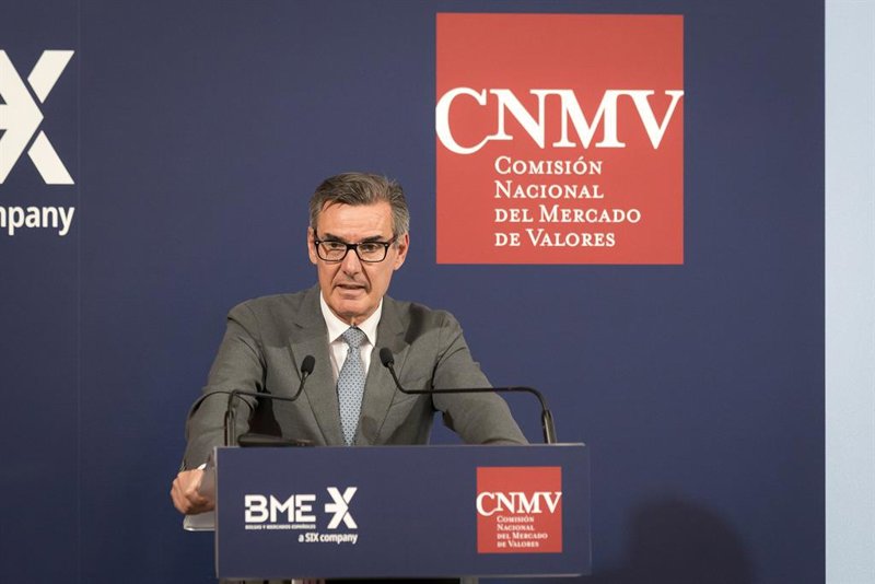 La CNMV prohíbe a los directivos operar con acciones de sus empresas 30 días antes de resultados