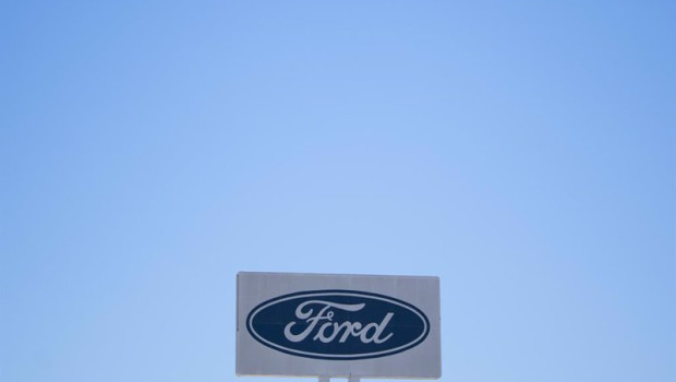 ep archivo   logo de ford en la entrada de la fabrica a 22 de junio de 2022