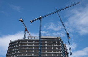 ep archivo   varias gruas en una zona de obras