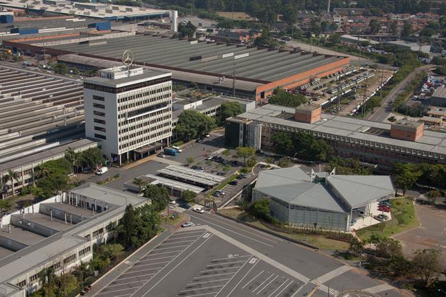 Daimler invertirá 600 millones en Brasil | DAIMLER ep daimler invertira 600 millonesbrasil