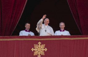 ep december 25 2019 - vatican pope francis waves to faithful and pilgrims after he delivered the