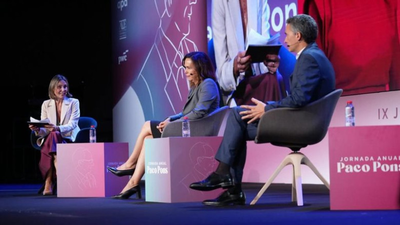 El CFO de PowerCo Spain, Javier Rivera, participa en la IX Jornada Anual Paco Pons junto a la directora del Aeropuerto Alicante, Laura Navarro, y la directora de Fundación LAB Mediterráneo, Marta Chillarón. | AVE (X) ep el cfo de powerco spain javier rivera participa en la ix jornada anual paco pons junto a la