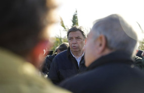 ep el ministro de agricultura pesca y alimentacion luis planas c conversa con agricultores afectados