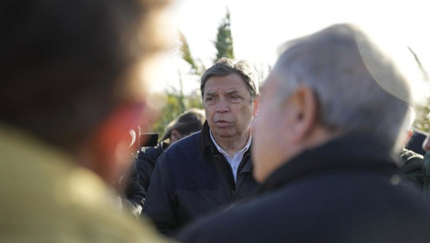 ep el ministro de agricultura pesca y alimentacion luis planas c conversa con agricultores afectados