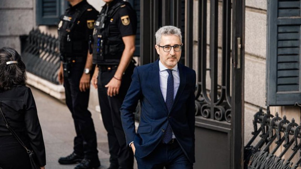 ep el ministro de hacienda arcadi espana durante la visita del papa leon xiv al congreso de los