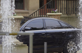 ep el presidente del gobierno de espana pedro sanchez sale de su coche oficial a su llegada a los