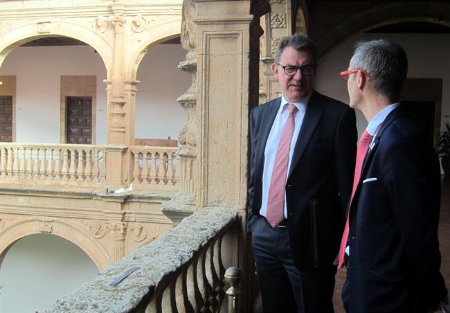 El embajador alemán con el rector. Salamanca, 26/04/2018 | EUROPA PRESS ep embajador alemanrector salamanca 26042018