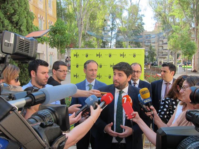 Fernando López Miras, atiende a los medios de comunicación | EUROPA PRESS ep fernando lopez miras atiendelos medioscomunicacion