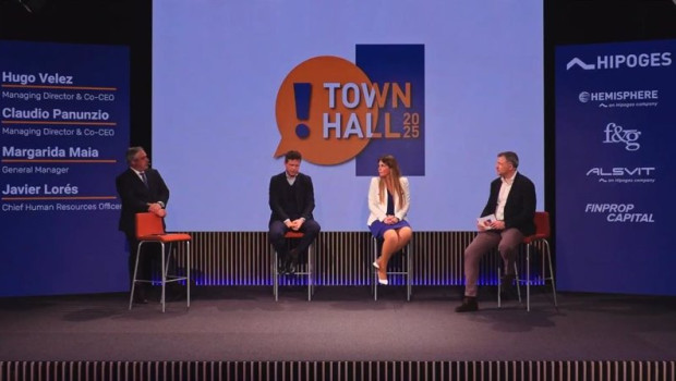 ep hugo velez claudio panunzio margarida maia y javier lores en el evento corporativo town hall 2025 ep hugo velez claudio panunzio margarida maia y javier lores en el evento corporativo town hall 2025