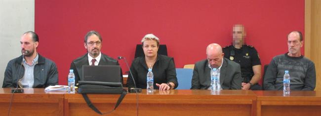 Imagen de los acusados por el crimen de los holandeses, en el banquillo | EUROPA PRESS ep imagenlos acusadoscrimenlos holandeses enbanquillo