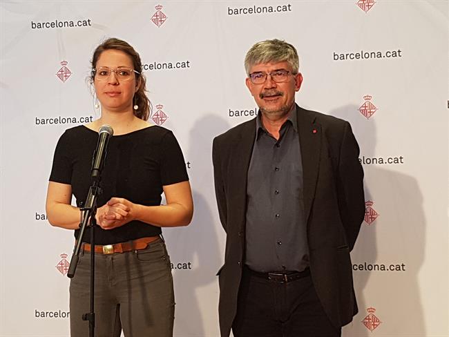 La concejal Janet Sanz junto a Agustí Colom en rueda de prensa | EUROPA PRESS ep la concejal janet sanza agusti colomruedaprensa