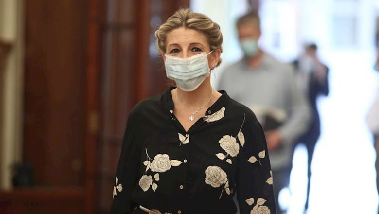 La ministra de Trabajo y Economía Social, Yolanda Díaz, protegida con mascarilla a su llegada al pleno de sesión de control al Gobierno este miércoles | Eduardo Parra - Europa Press ep la ministra de trabajo y economia social yolanda diaz protegida con mascarilla a su llegada al