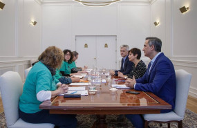 ep la minsitra de vivienda isabel rodriguez se reune con representantes de la plataforma de
