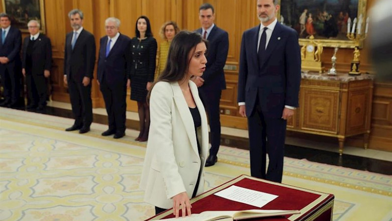 La nueva ministra de Igualdad, Irene Montero, jura o promete su cargo ante el Rey Felipe VI, en el Palacio de la Zarzuela de Madrid, a 13 de enero de 2020. | Pool ep la nueva ministra de igualdad irene montero jura o promete su cargo ante el rey felipe vi en el