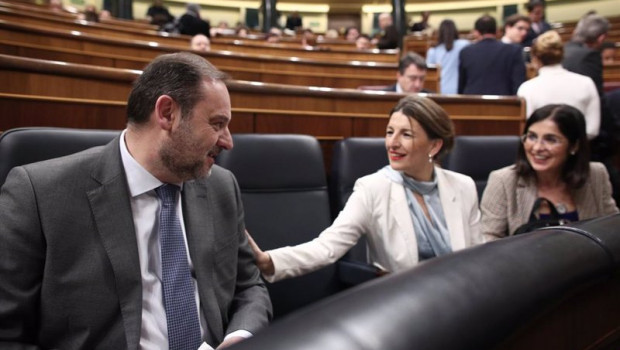 ep las ministras de trabajo y economia social yolanda diaz centro y la de politica territorial y