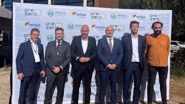 ep los representantes de las empresas junto al conseller david mascort ep los representantes de las empresas junto al conseller david mascort