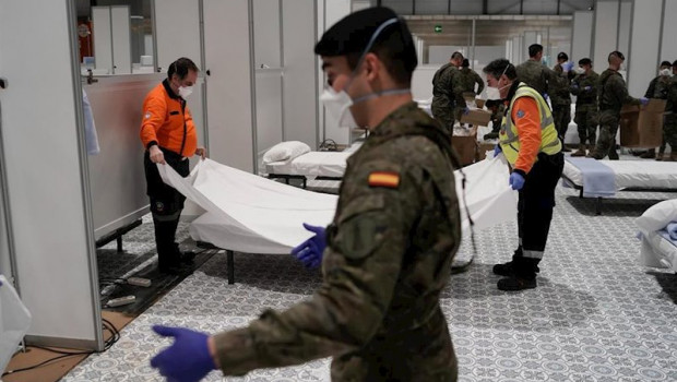 ep militares del ejercito terminan de montar las instalaciones de los pabellones del hospital de