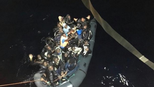 ep rescateuna paterasalvamento maritimomaralboran