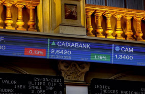 ep valores de caixabank en el palacio de la bolsa de madrid espana