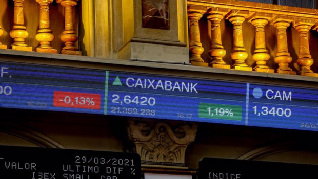 ep valores de caixabank en el palacio de la bolsa de madrid espana