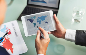 qaracter analiza las previsiones del sector financiero en 2025 digitalizacin sostenibilidad y transformacin geopoltica 