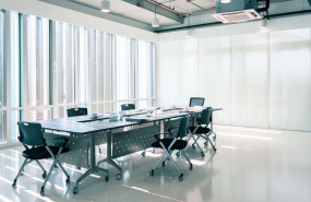 1581242711 deskandsit